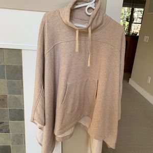 UGG NWT fleece poncho XS/S